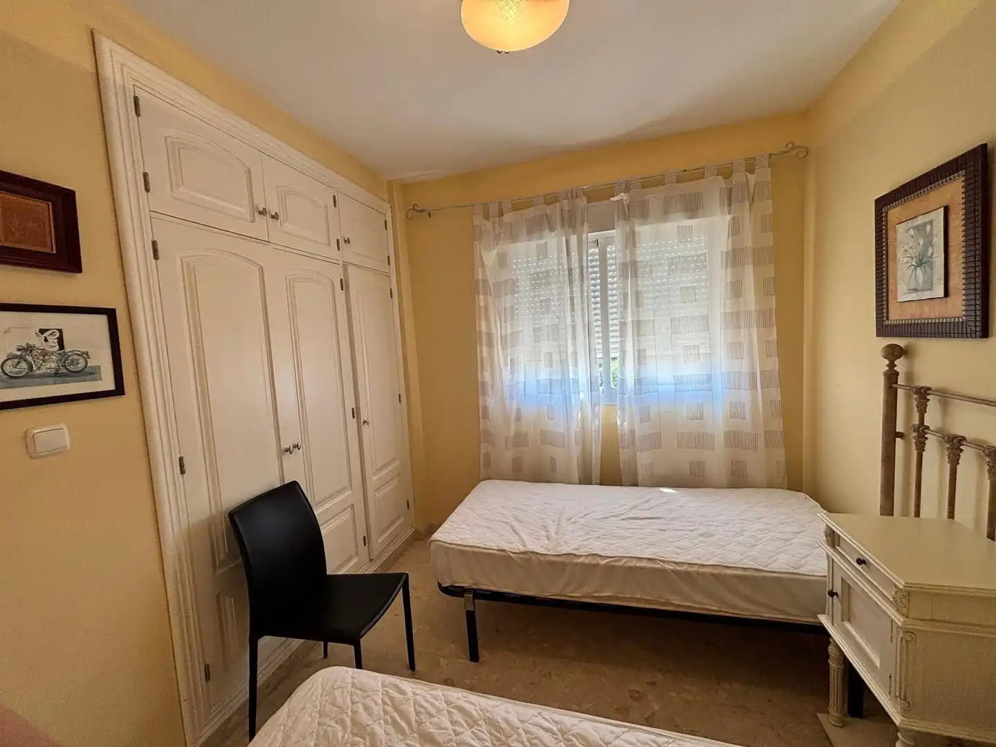 Habitación de Ático de alquiler en Motril con Aire acondicionado, Calefacción y Jardín privado
