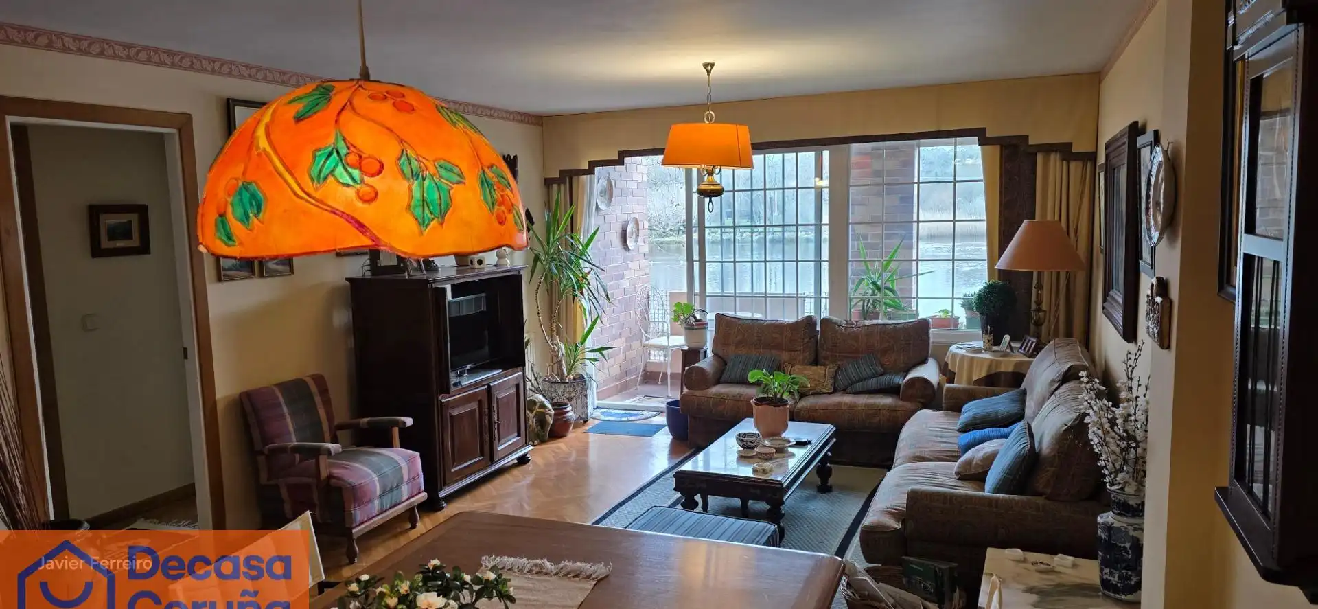 Sala de estar de Piso en venta en Oleiros con Calefacción, Terraza y Trastero