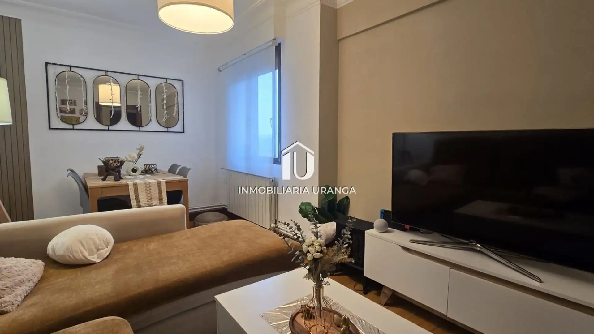 Sala d'estar de Pis en venda en Barakaldo  amb Calefacció, Traster i Moblat