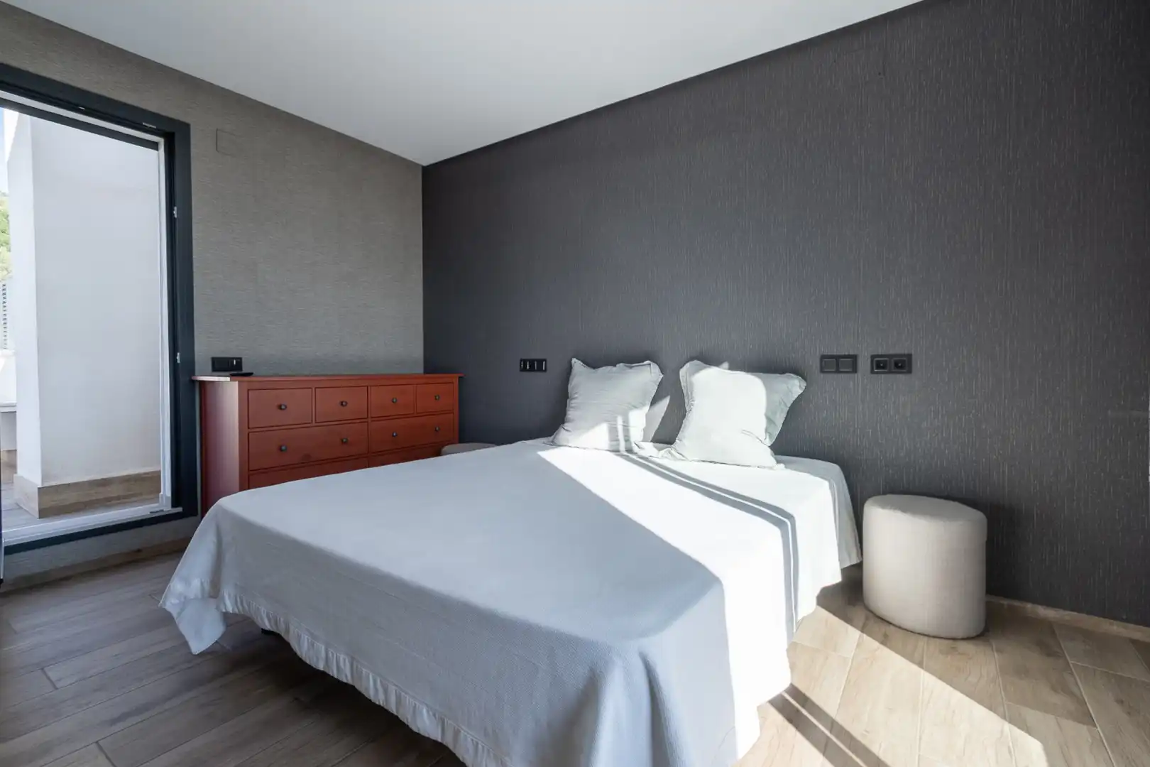 Bedroom of Attic for rent in Marbella  with Air Conditioner, Heating and Terrace
