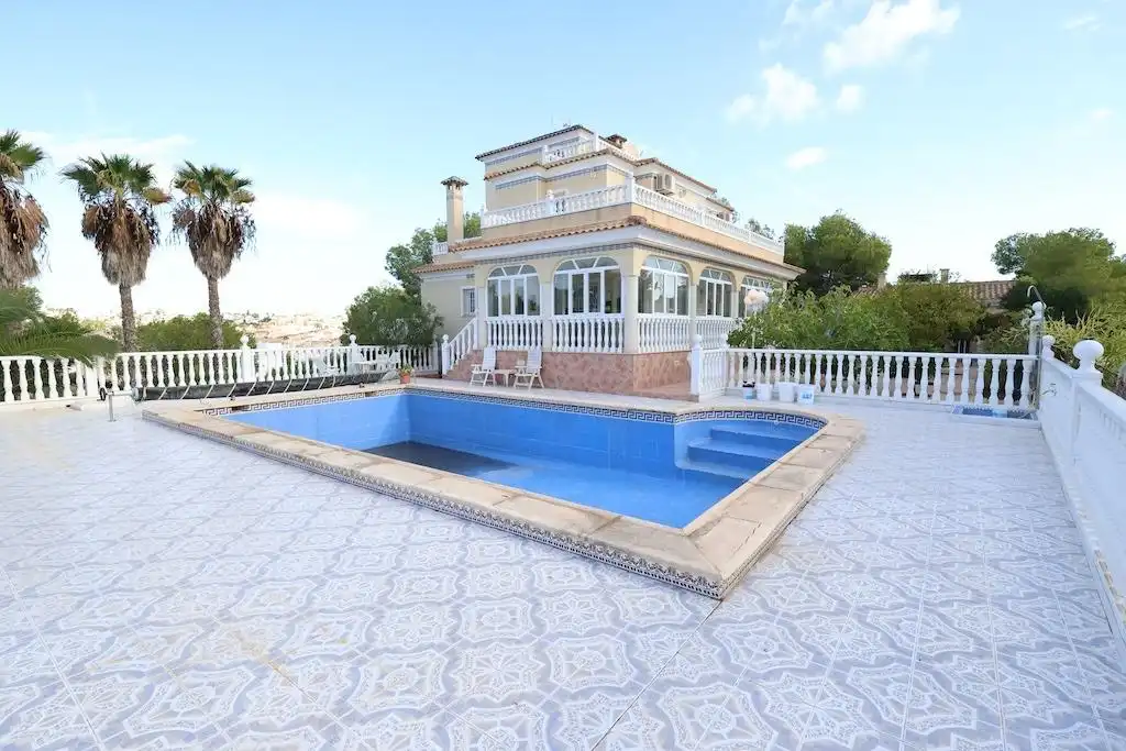 Detached house with terrace for sale in Orihuela Costa