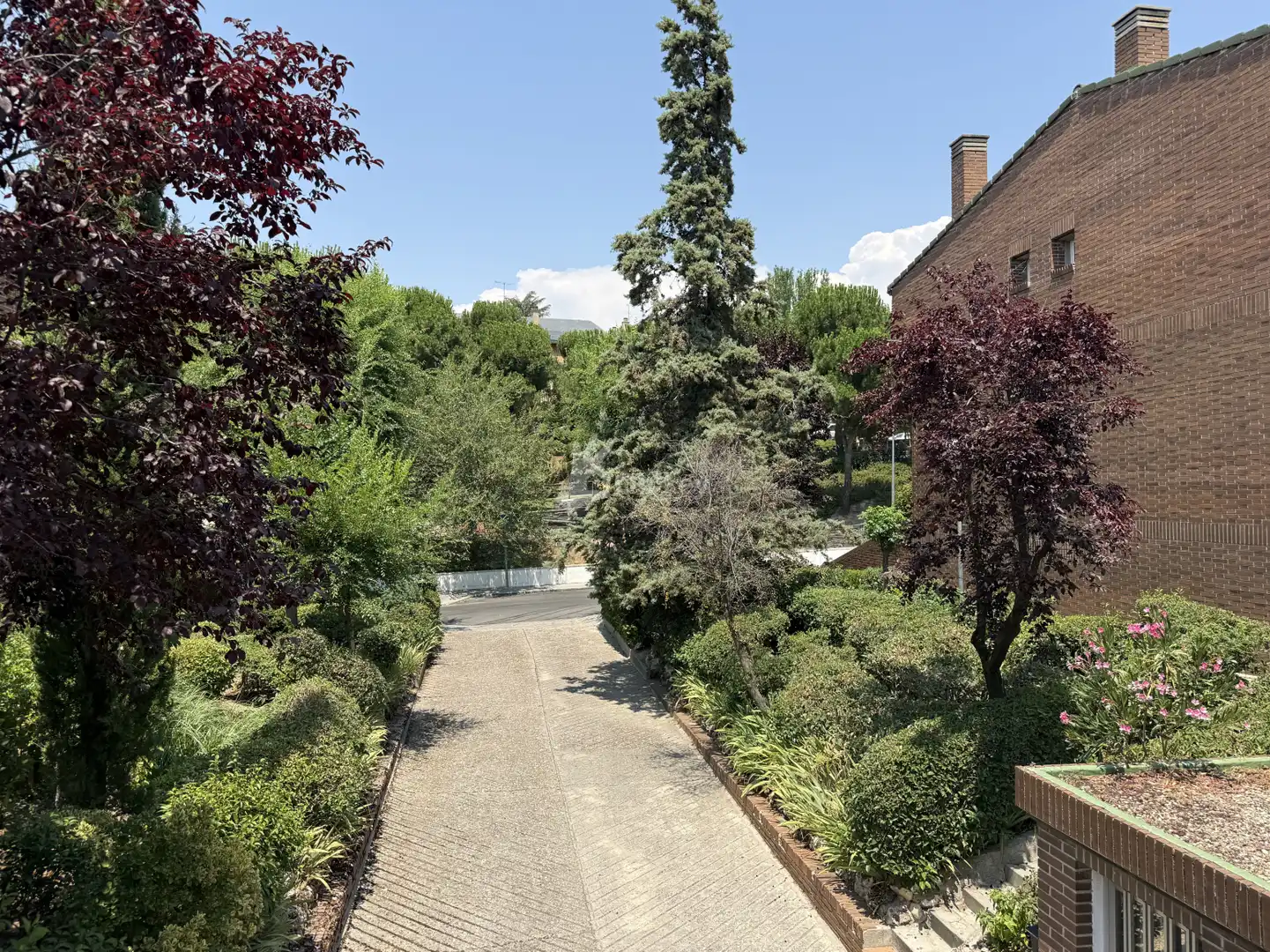 Jardí de Casa adosada en venda en Majadahonda amb Aire condicionat, Calefacció i Jardí privat