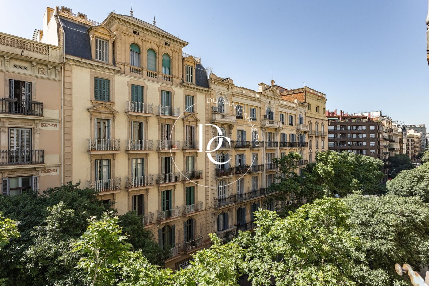 Exterior view of Flat for sale in  Barcelona Capital  with Air Conditioner, Heating and Furnished