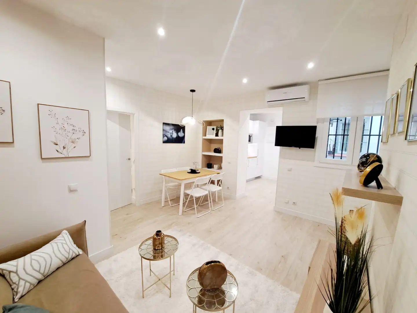 Wohnzimmer von Wohnung zum Verkauf in Madrid mit Klimaanlage, Heizung und Parkett