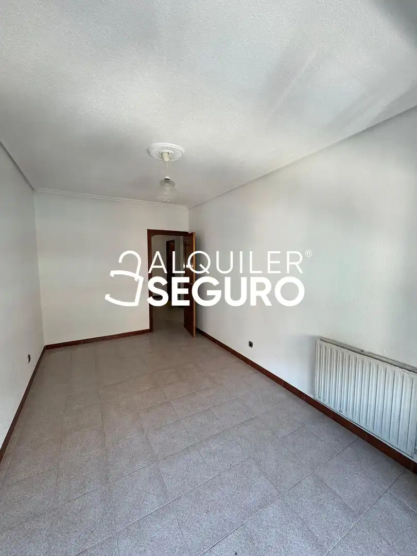 Bedroom of Flat for rent in Madrid  with Heating, Terrace and Furnished