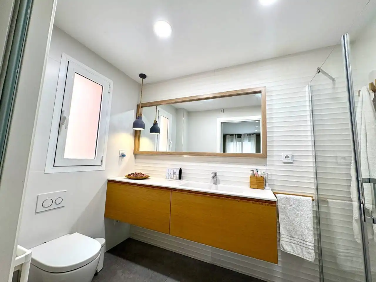 Bathroom of Flat for sale in Alicante / Alacant  with Air Conditioner, Heating and Storage room