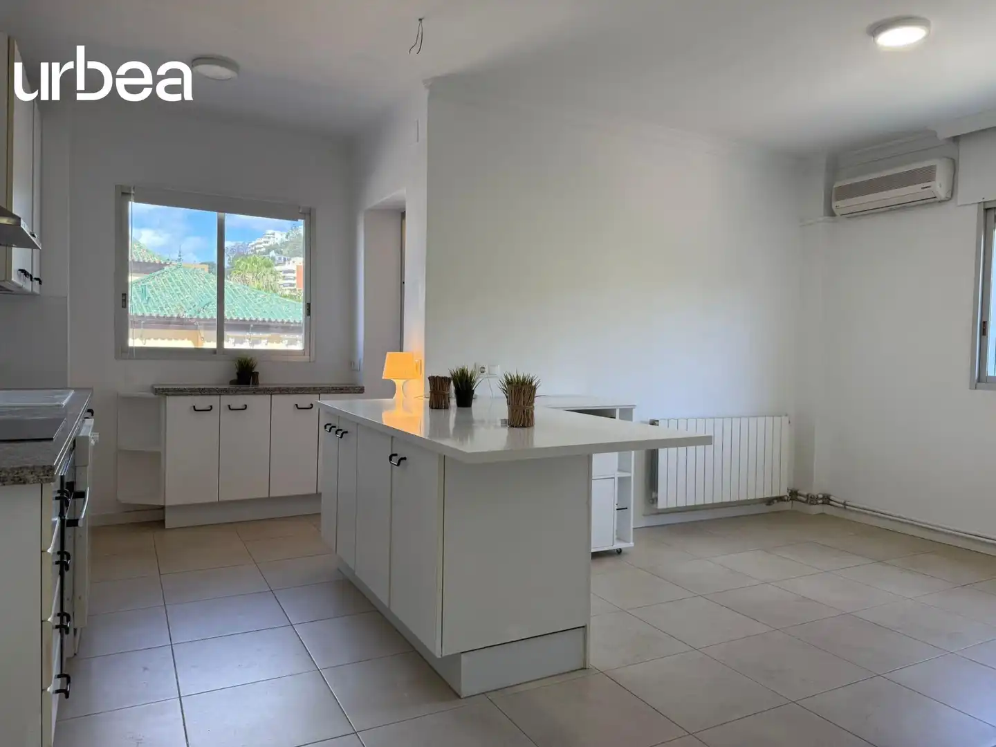 Kitchen of Flat for sale in Málaga  with Air Conditioner, Heating and Private garden