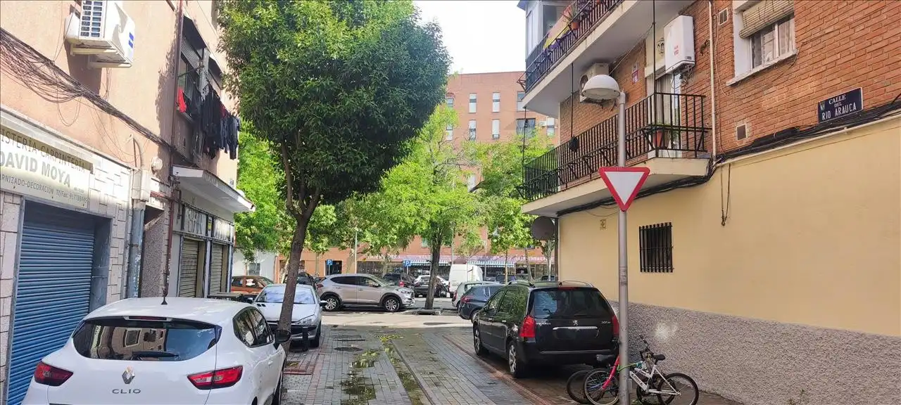 Vista exterior de Piso en venta en Madrid