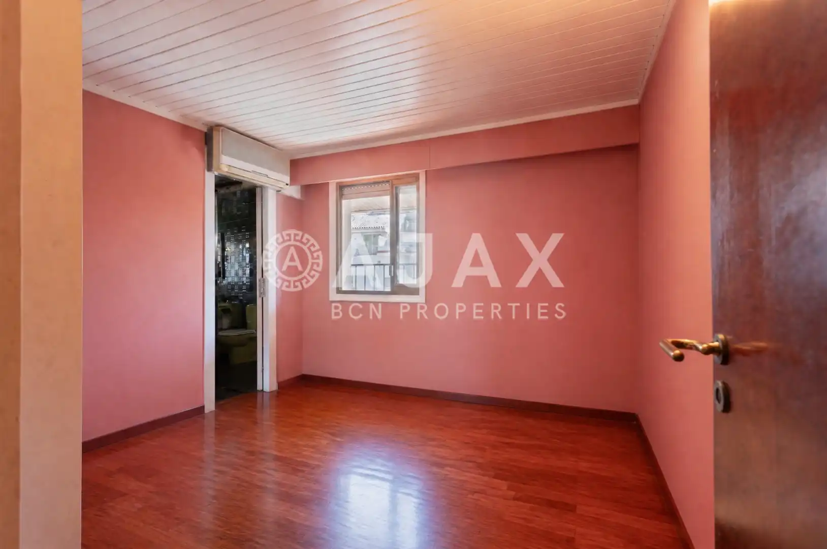 Habitación de Ático en venta en Barcelona con Aire acondicionado, Calefacción y Terraza