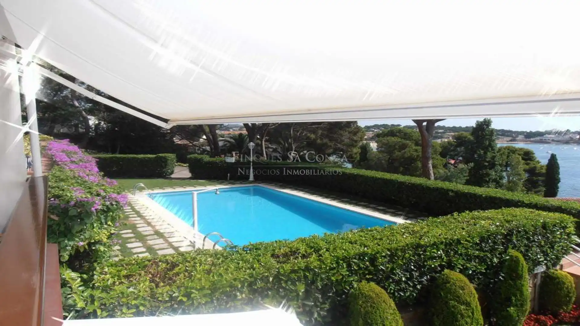 Schwimmbecken von Wohnungen zum Verkauf in Sant Feliu de Guíxols mit Heizung, Terrasse und Möbliert