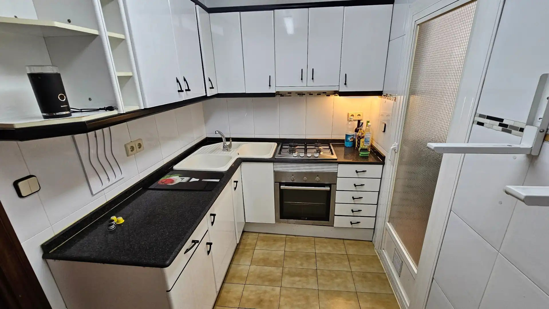 Cocina de Piso en venta en Santa Coloma de Gramenet con Aire acondicionado y Horno