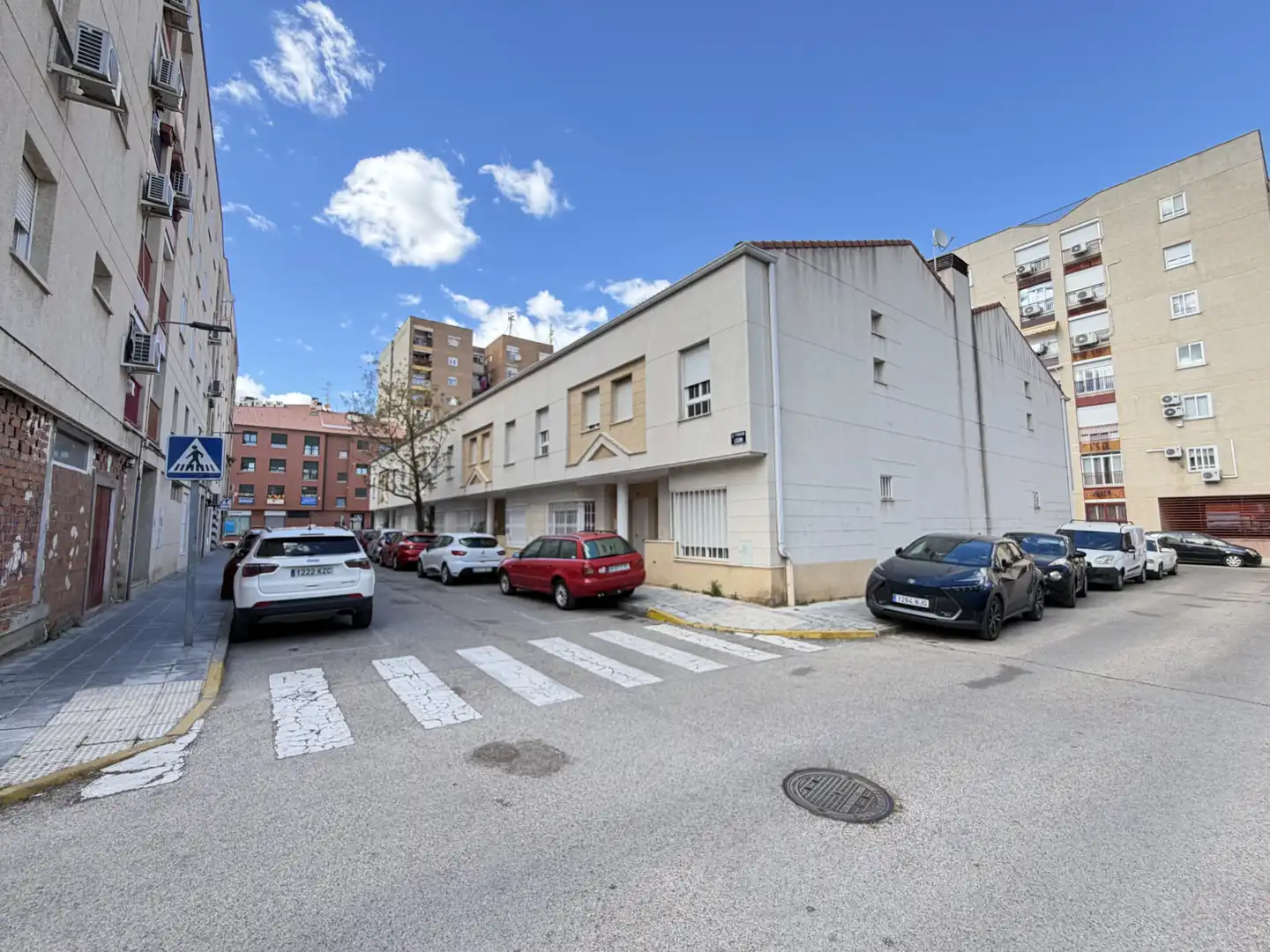Exterior view of Houses for sale in Azuqueca de Henares  with Air Conditioner, Heating and Private garden