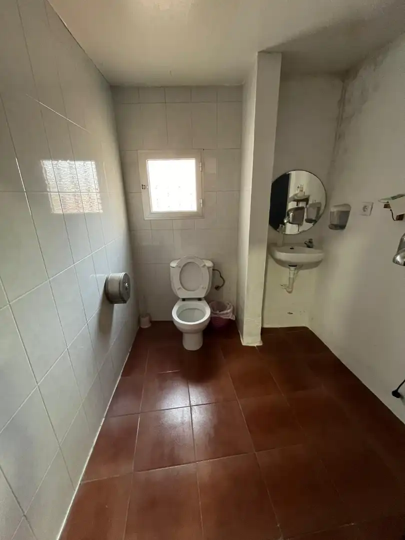 Baño de Local en venta en Olivares con Aire acondicionado, Calefacción y Amueblado
