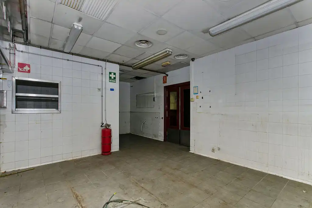 Business premises for sale in C/ Galileu, imagen 20