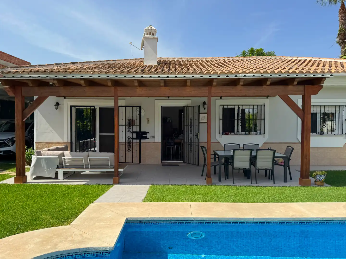 Chalet con piscina en venta en Capellanía - Retamar, imagen 3