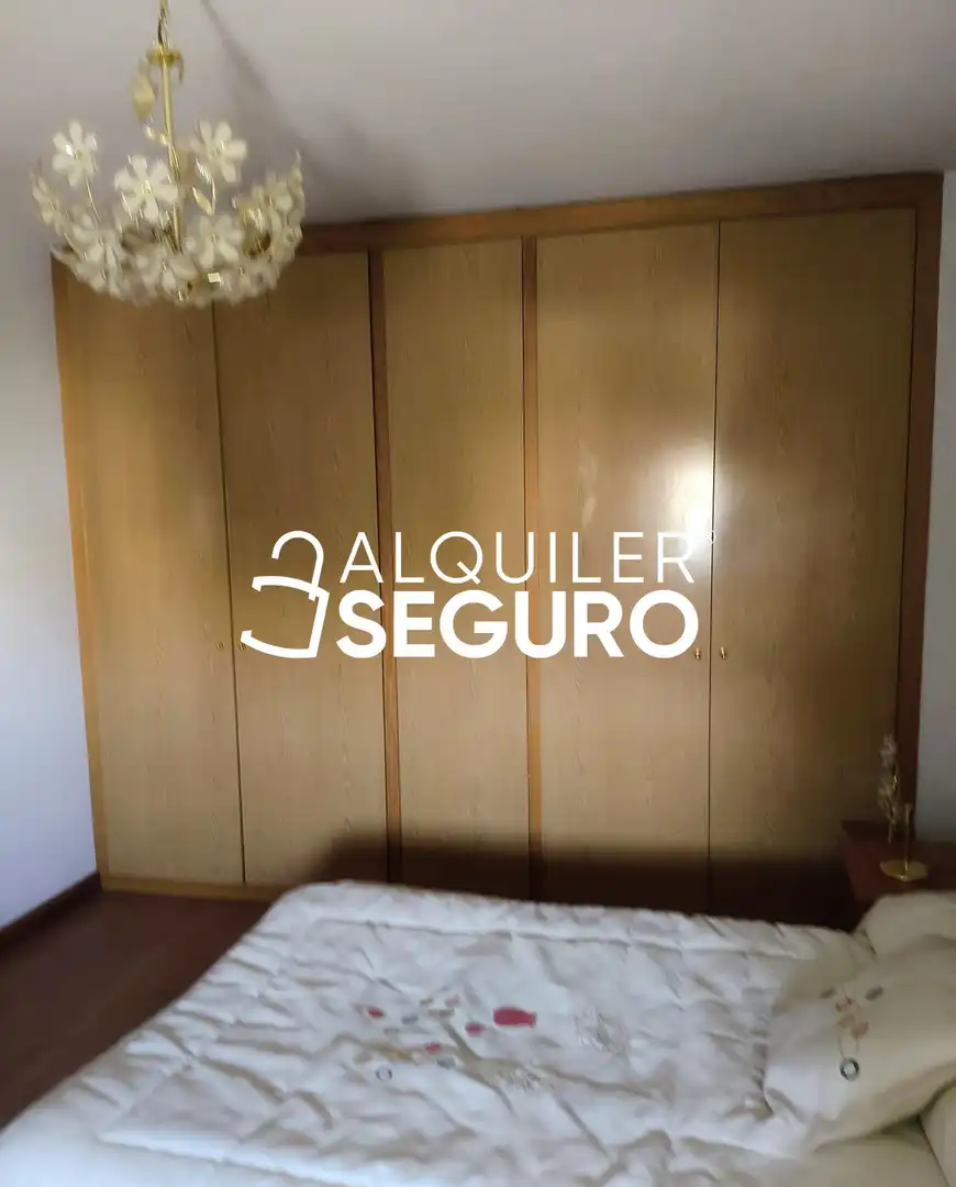 Piso de alquiler en Ocaña con Calefacción, Piscina y Amueblado