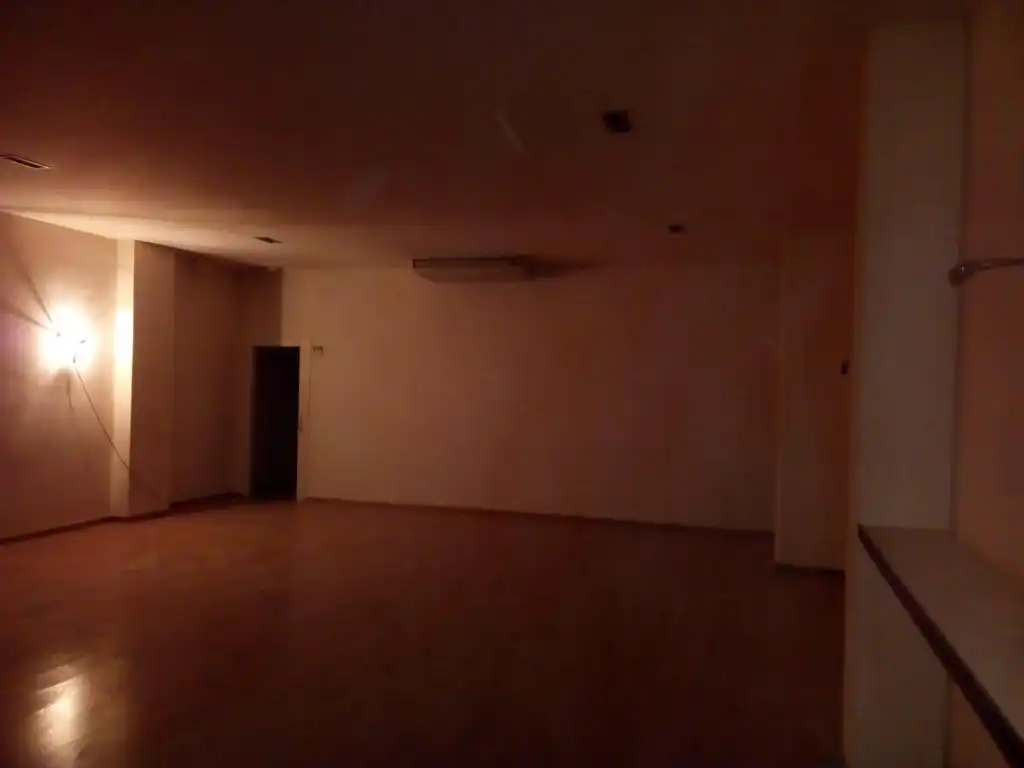 Local comercial en venta en Carrer Juli Cèsar, imagen 3