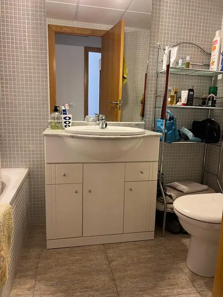 Bany de Apartament en venda en Alcanar amb Terrassa, Traster i Piscina comunitària