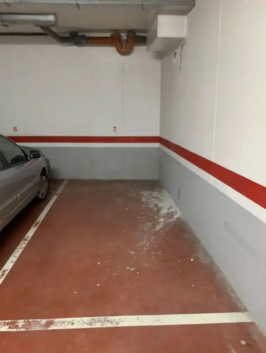 Aparcament de Pis en venda en A Coruña Capital  amb Calefacció, Parquet i Traster