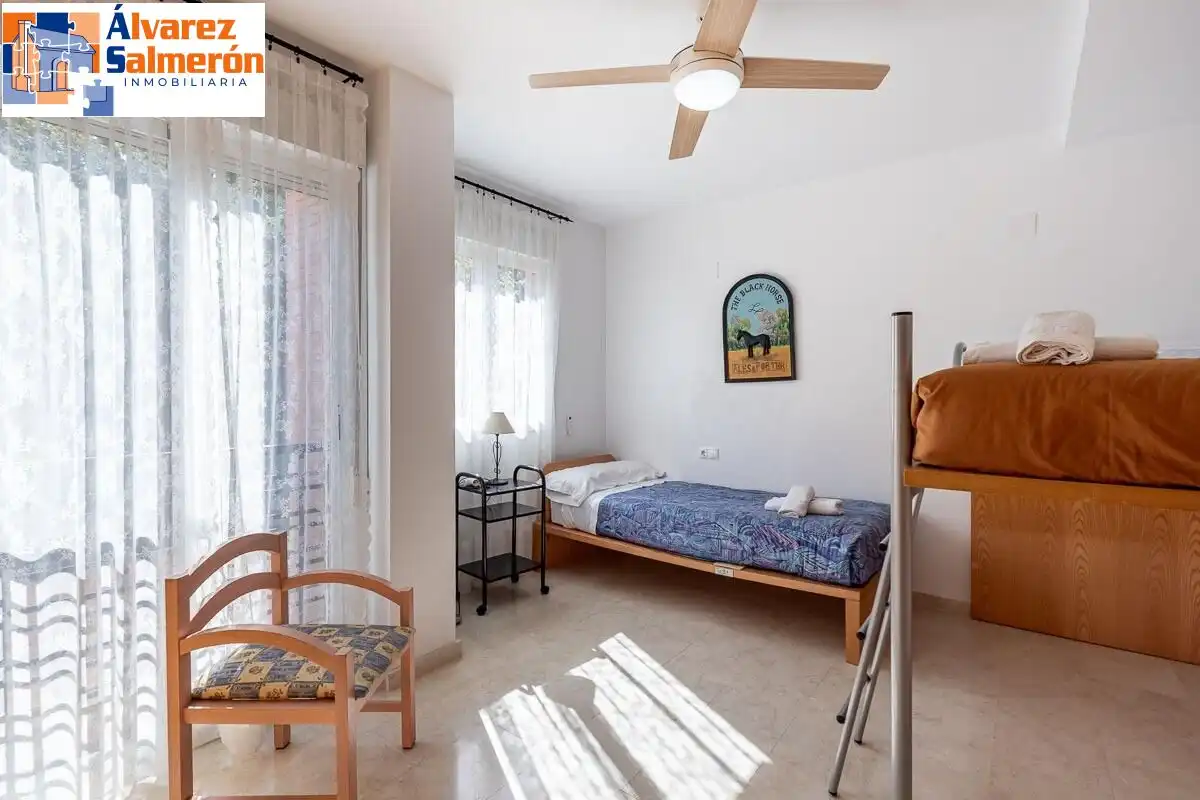 Habitación de Casa o chalet en venta en Huétor Vega con Terraza, Piscina y Balcón
