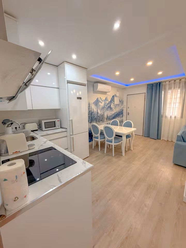 Cocina de Piso de alquiler en  Madrid Capital con Aire acondicionado, Calefacción y Amueblado