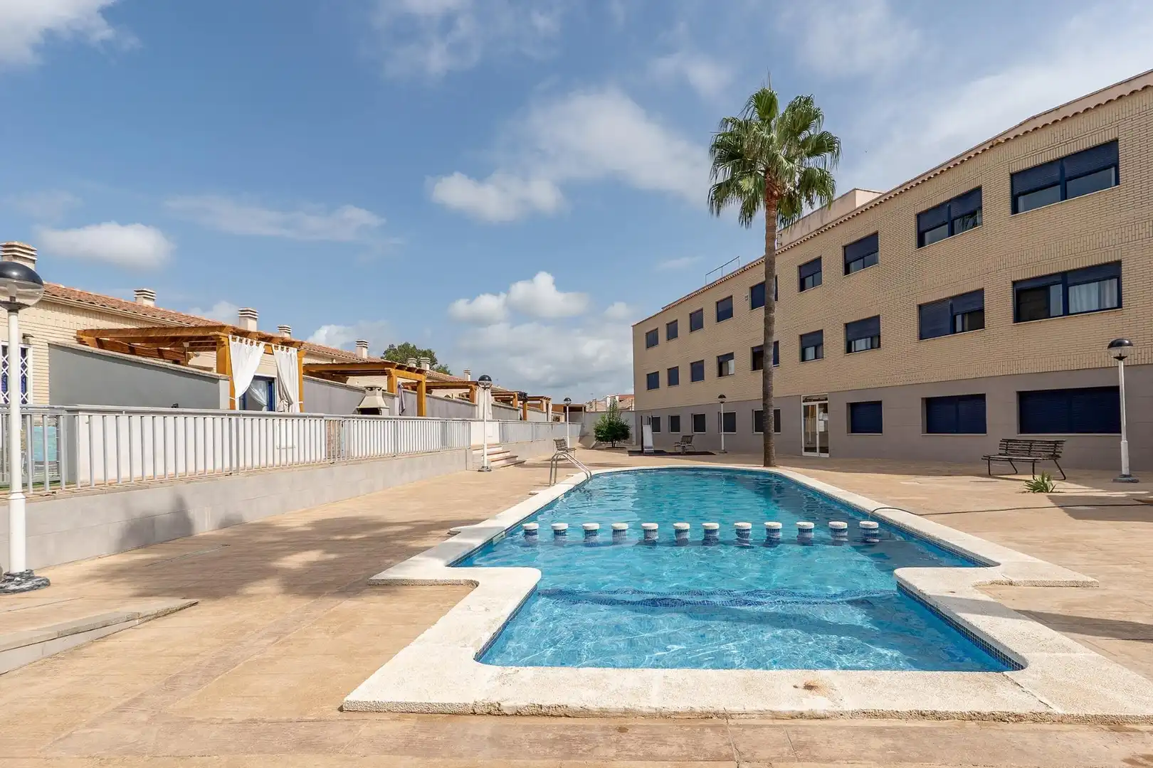 Piscina de Pis en venda en Sant Jaume d'Enveja amb Piscina comunitària