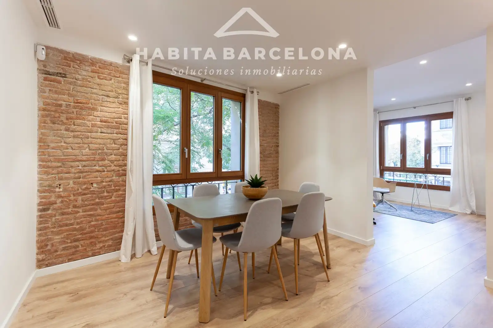 Comedor de Piso de alquiler en Barcelona con Aire acondicionado, Calefacción y Parquet