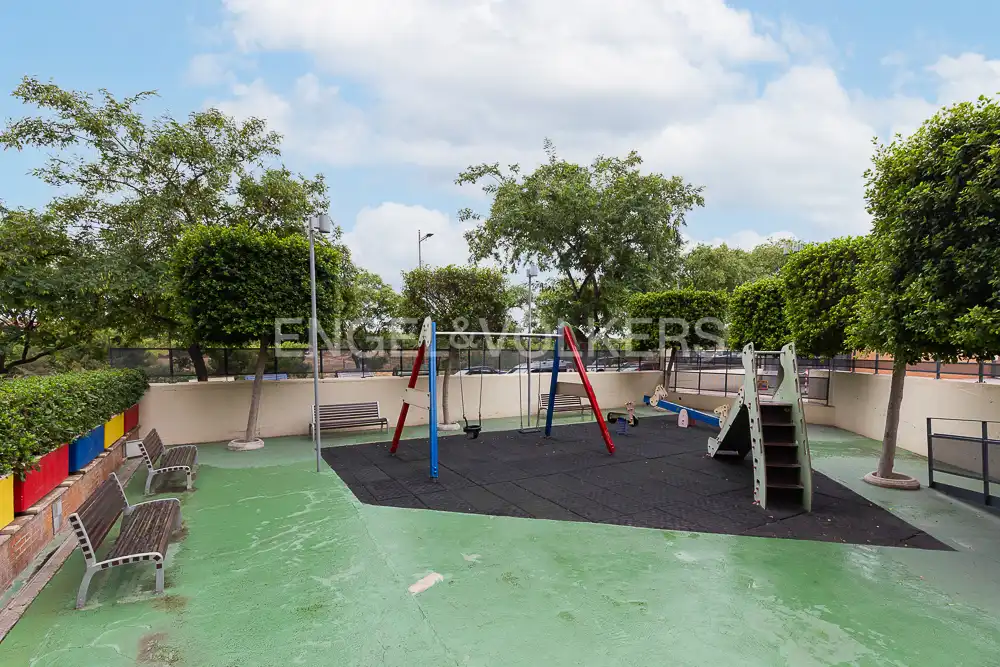 Terrace of Flat for rent in Paterna  with Air Conditioner, Heating and Parquet flooring
