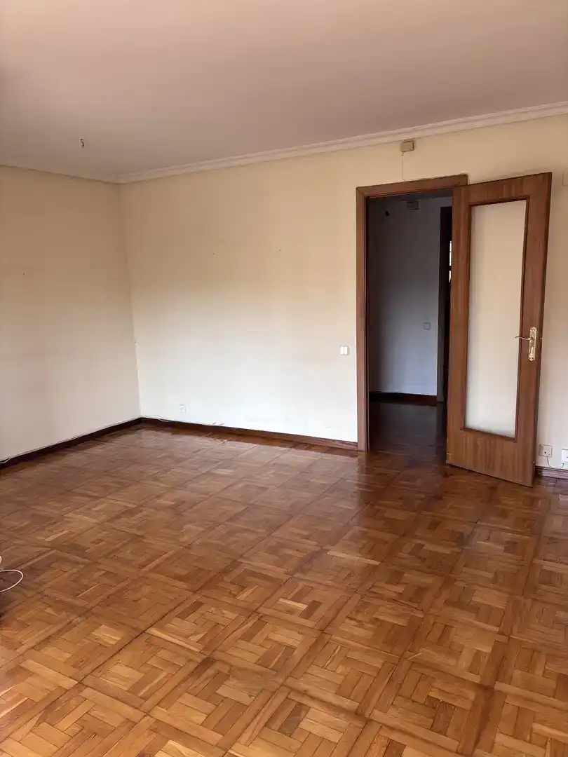 Dormitori de Pis en venda en Gijón  amb Jardí privat, Traster i Piscina
