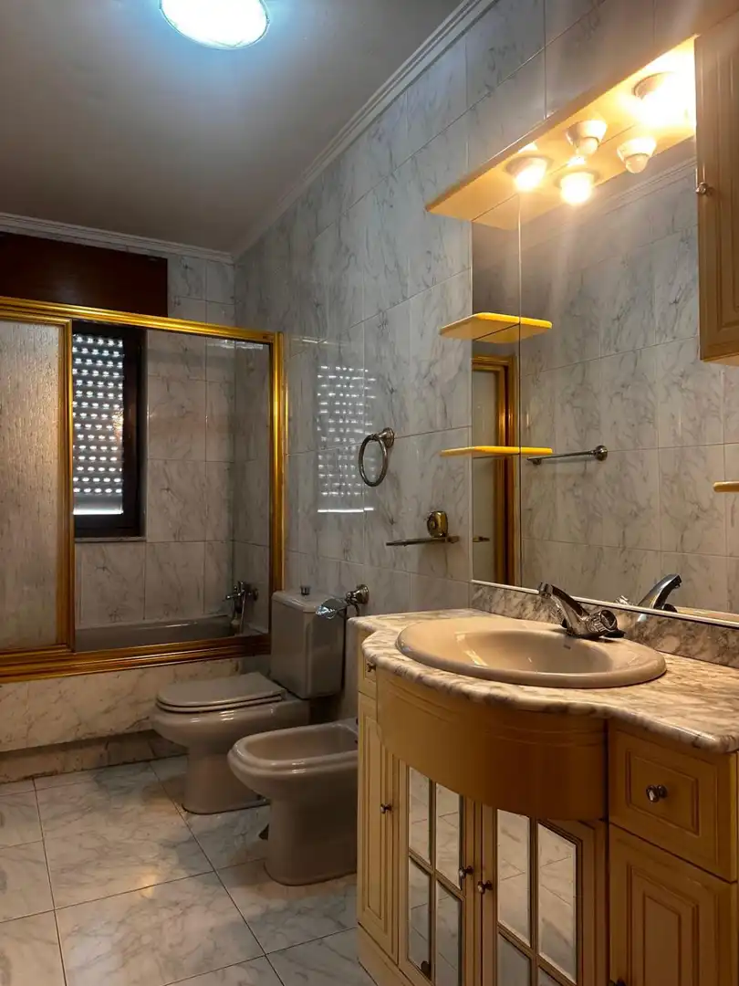 Baño de Piso en venta en Riosa con Calefacción, Terraza y Trastero