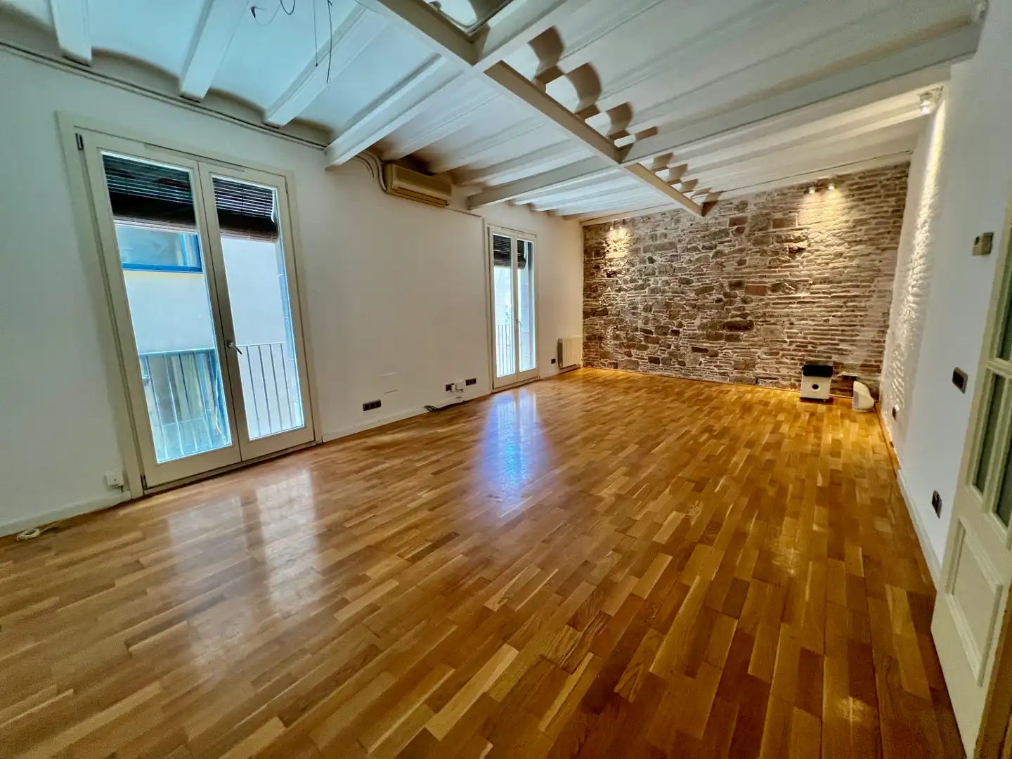 Sala de estar de Piso en venta en Barcelona con Aire acondicionado, Horno y Lavadora