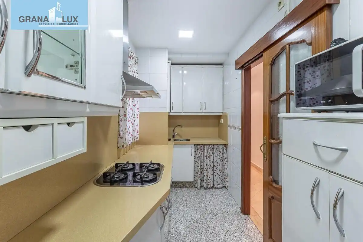 Küche von Wohnung zum Verkauf in Granada mit Klimaanlage und Heizung