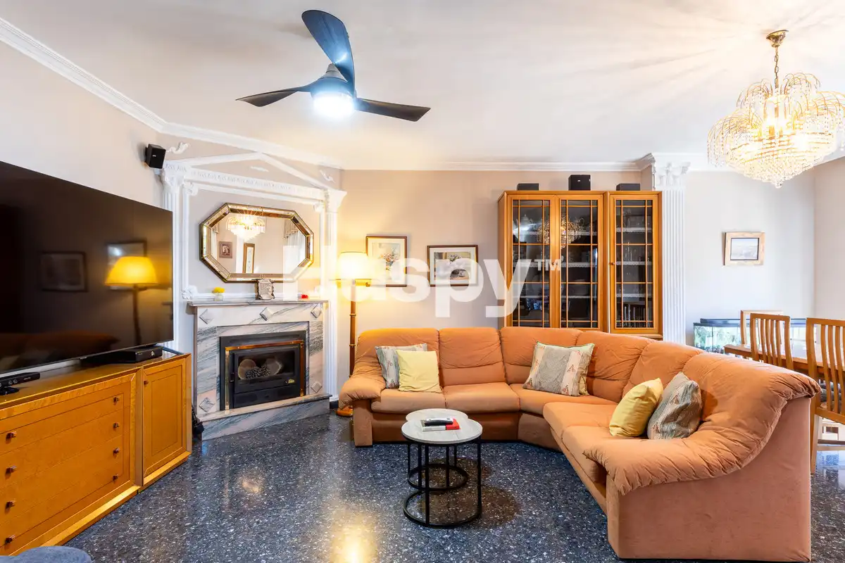 Casa pareada con balcón en venta en Carrer de Sedaví, imagen 2