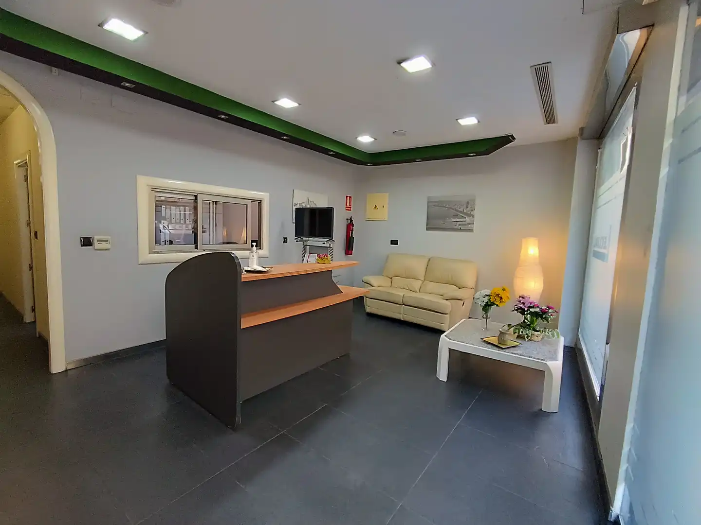 Local en venta en Alicante / Alacant con Aire acondicionado, Amueblado y Internet