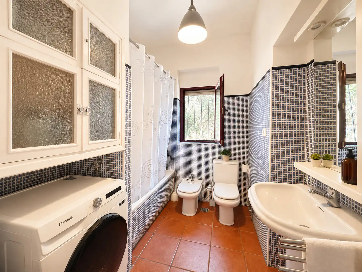 Bathroom of Houses for sale in Hoyo de Manzanares  with Air Conditioner, Private garden and Swimming Pool