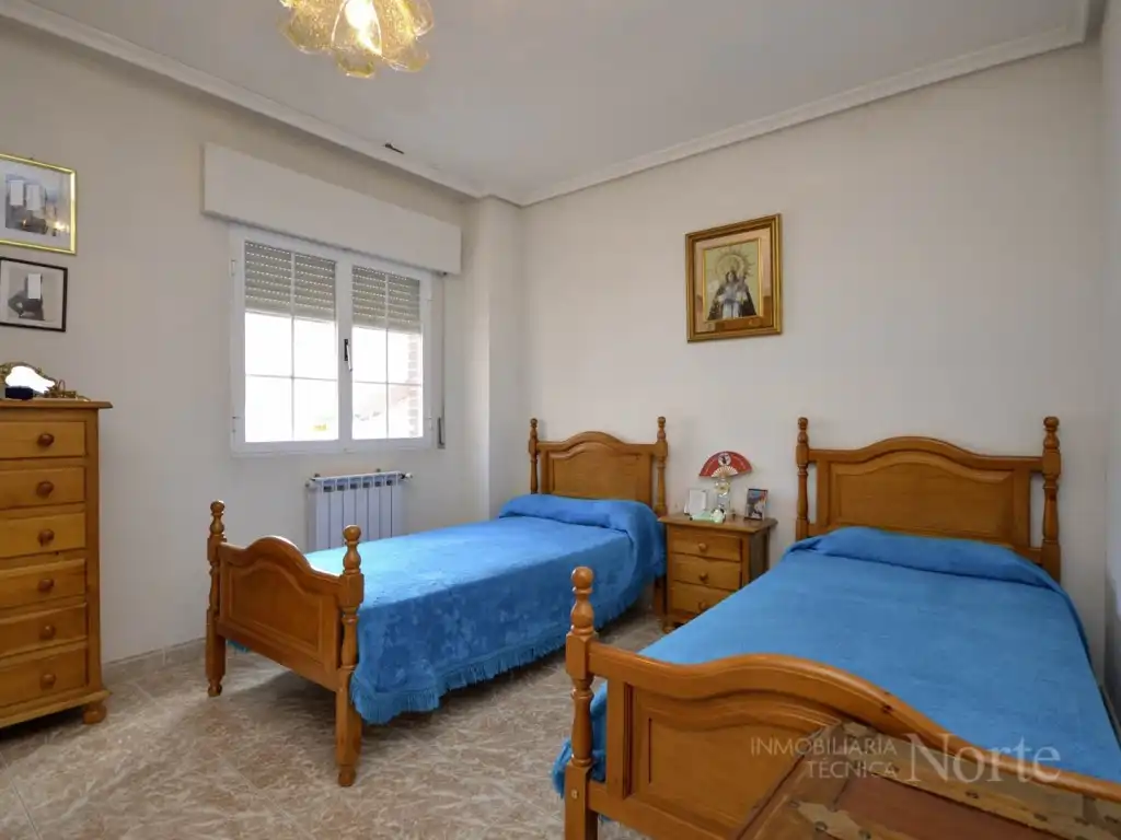 Dormitori de Casa o xalet en venda en Algete