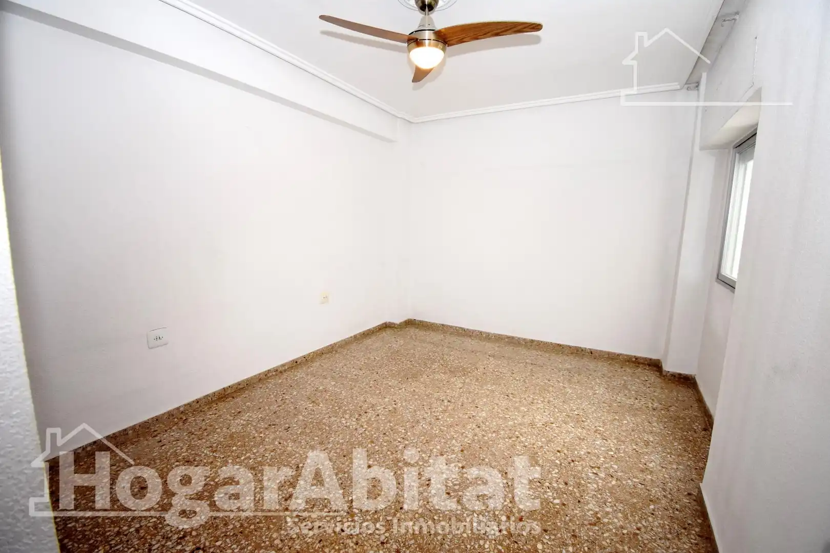 Bedroom of Flat for sale in Alaquàs  with Air Conditioner and Balcony