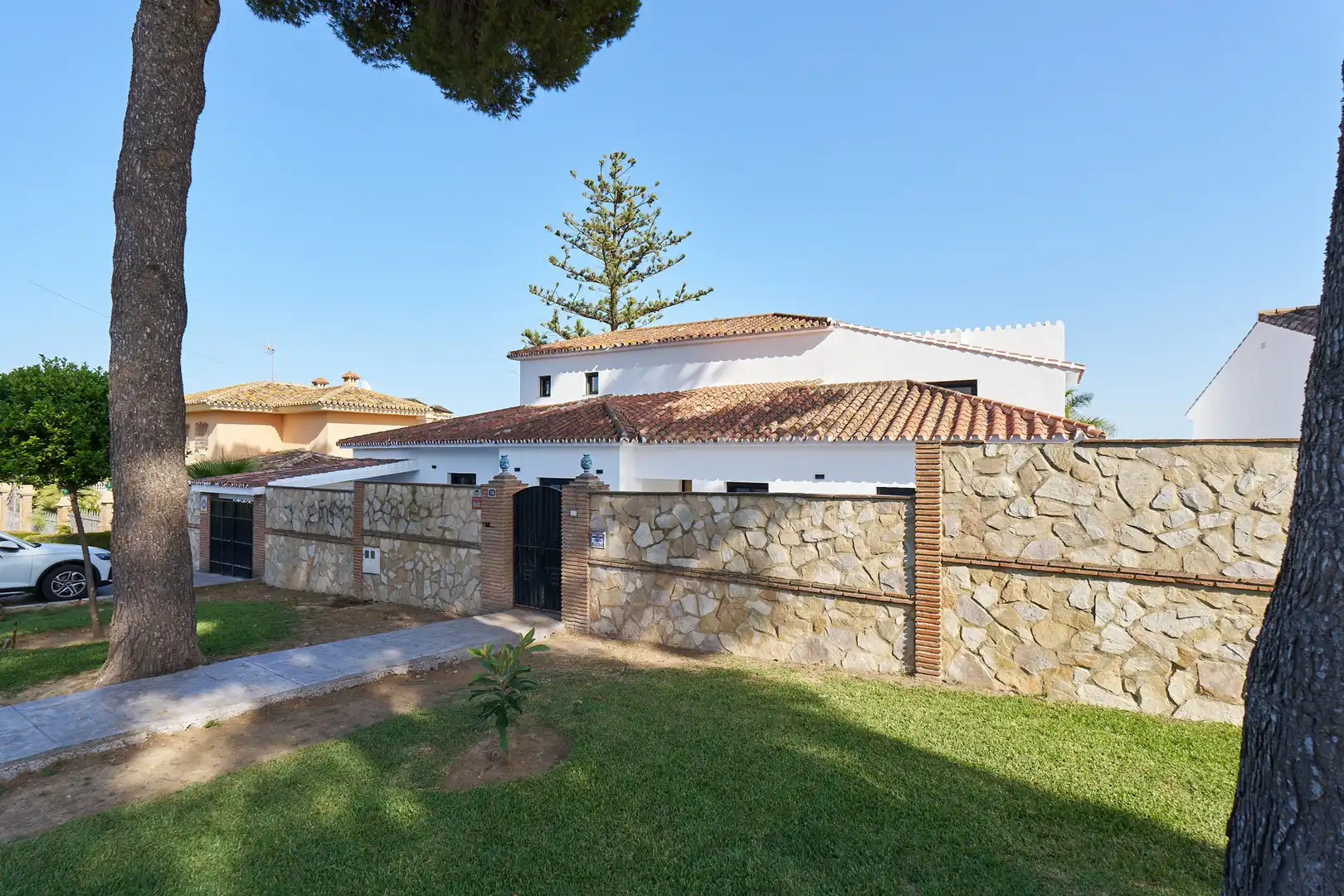 Außenansicht von Haus oder Chalet zum Verkauf in Mijas mit Heizung, Privatgarten und Terrasse