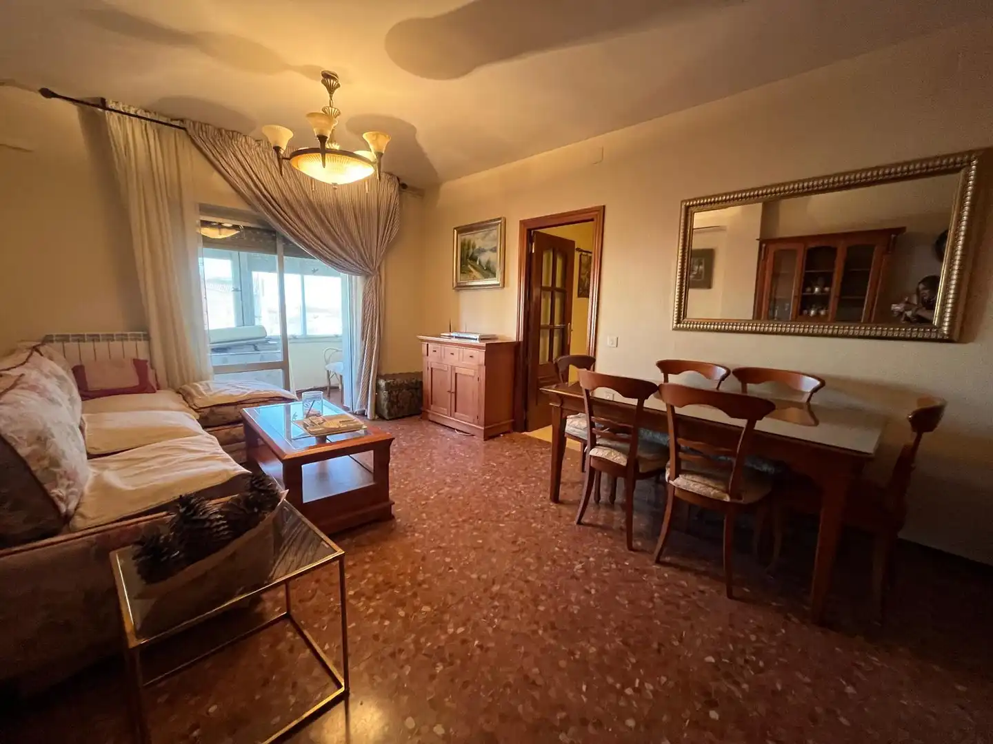Piso con terraza en venta en Avenida del Carmen 44