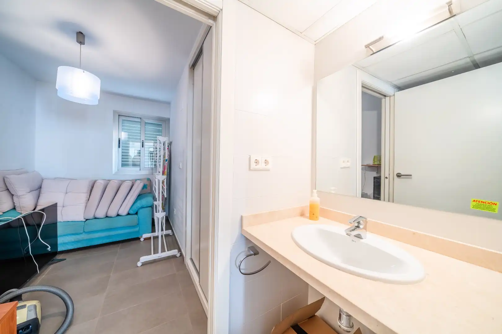 Badezimmer von Einfamilien-Reihenhaus zum Verkauf in Pilar de la Horadada mit Klimaanlage