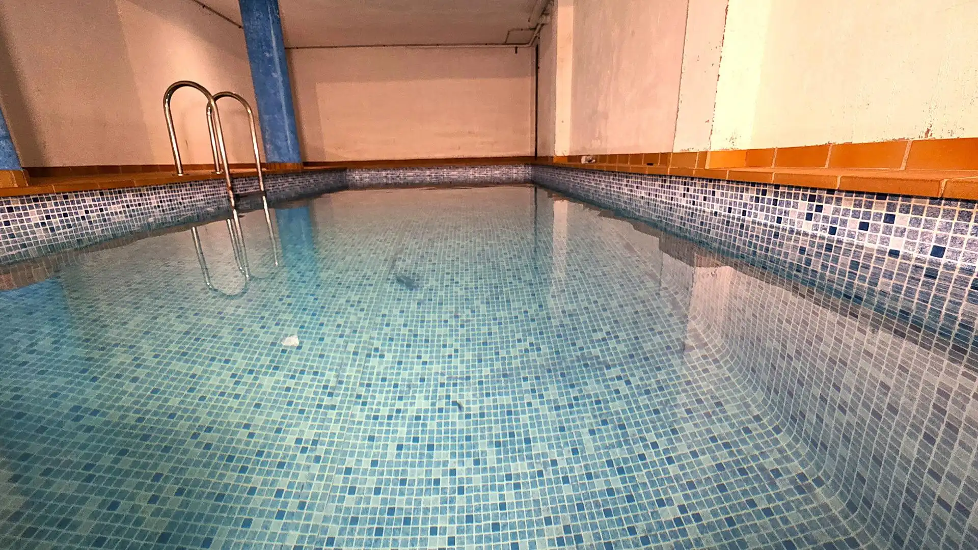 Piscina de Casa o chalet en venta en Barcelona con Aire acondicionado, Parquet y Terraza