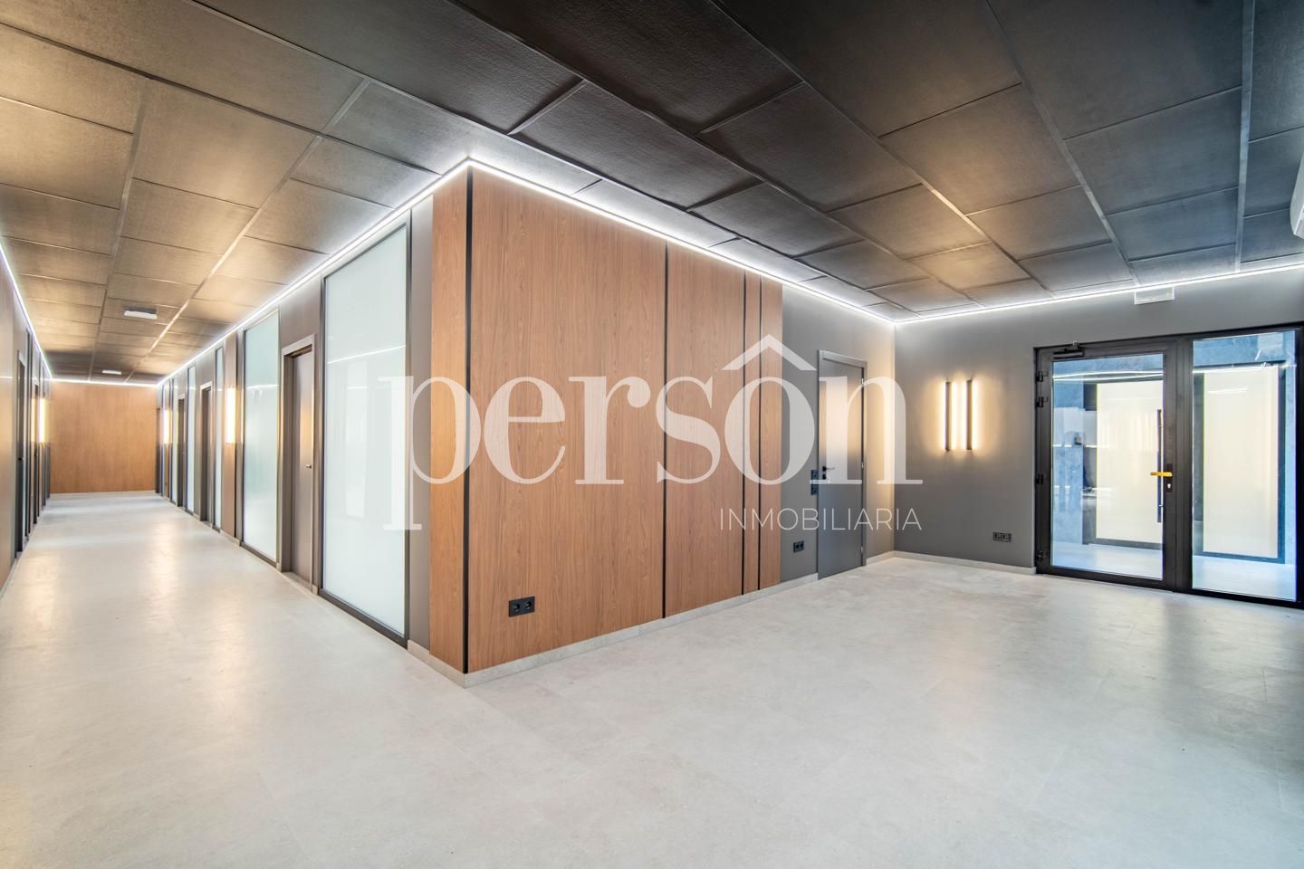 Office for sale in  Valencia Capital  with Air Conditioner, Heating and Furnished