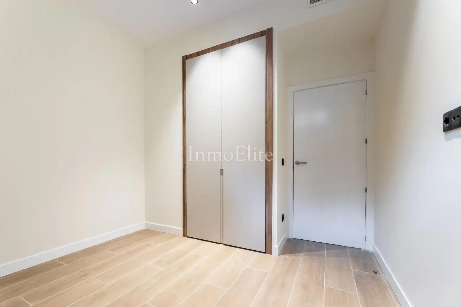 Flat with lift for sale in Diego de León, imagen 17