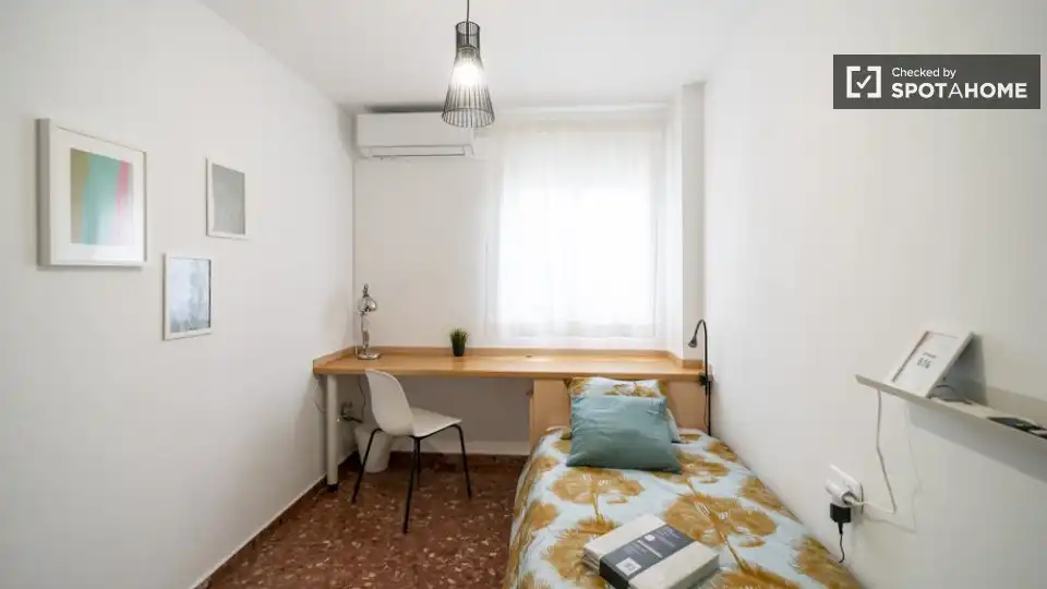 Habitació a Burjassot, Valencia