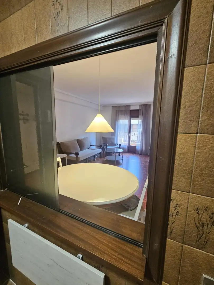 Dormitori de Apartament de lloguer en Salamanca amb Calefacció, Parquet i Moblat