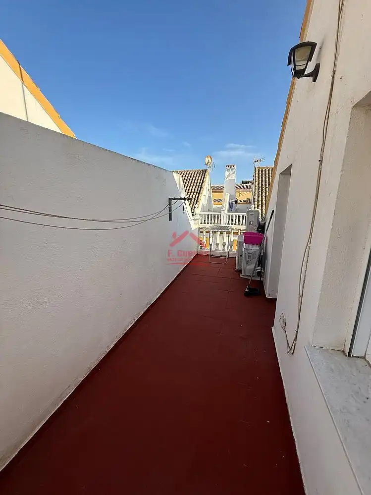 Vista exterior de Casa o xalet en venda en Vélez-Málaga amb Terrassa, Piscina i Forn