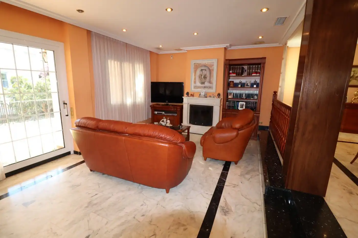 Sala d'estar de Casa o xalet en venda en Godella amb Calefacció, Jardí privat i Terrassa