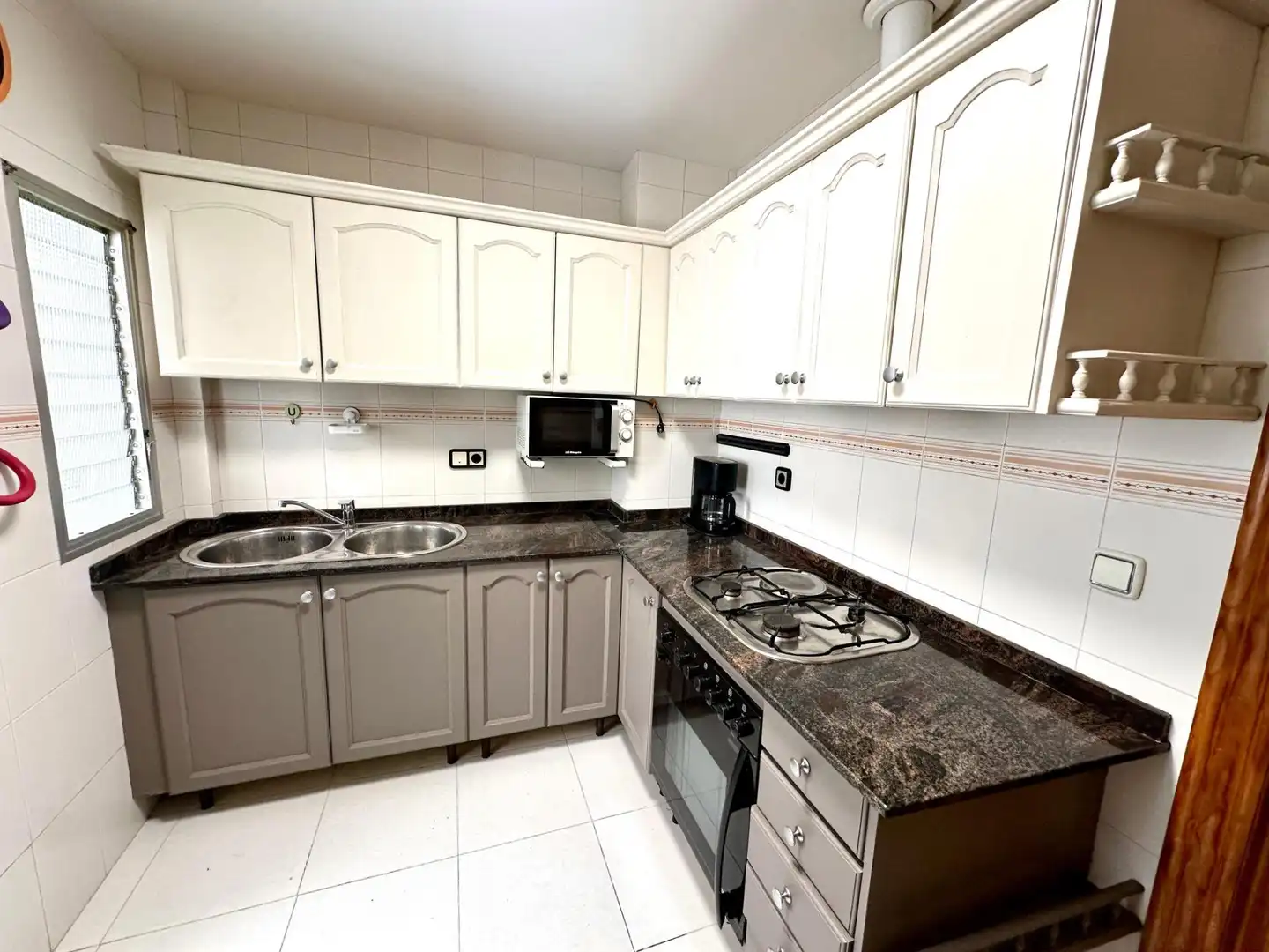 Cocina de Apartamento en venta en Alicante / Alacant con Aire acondicionado, Calefacción y Balcón