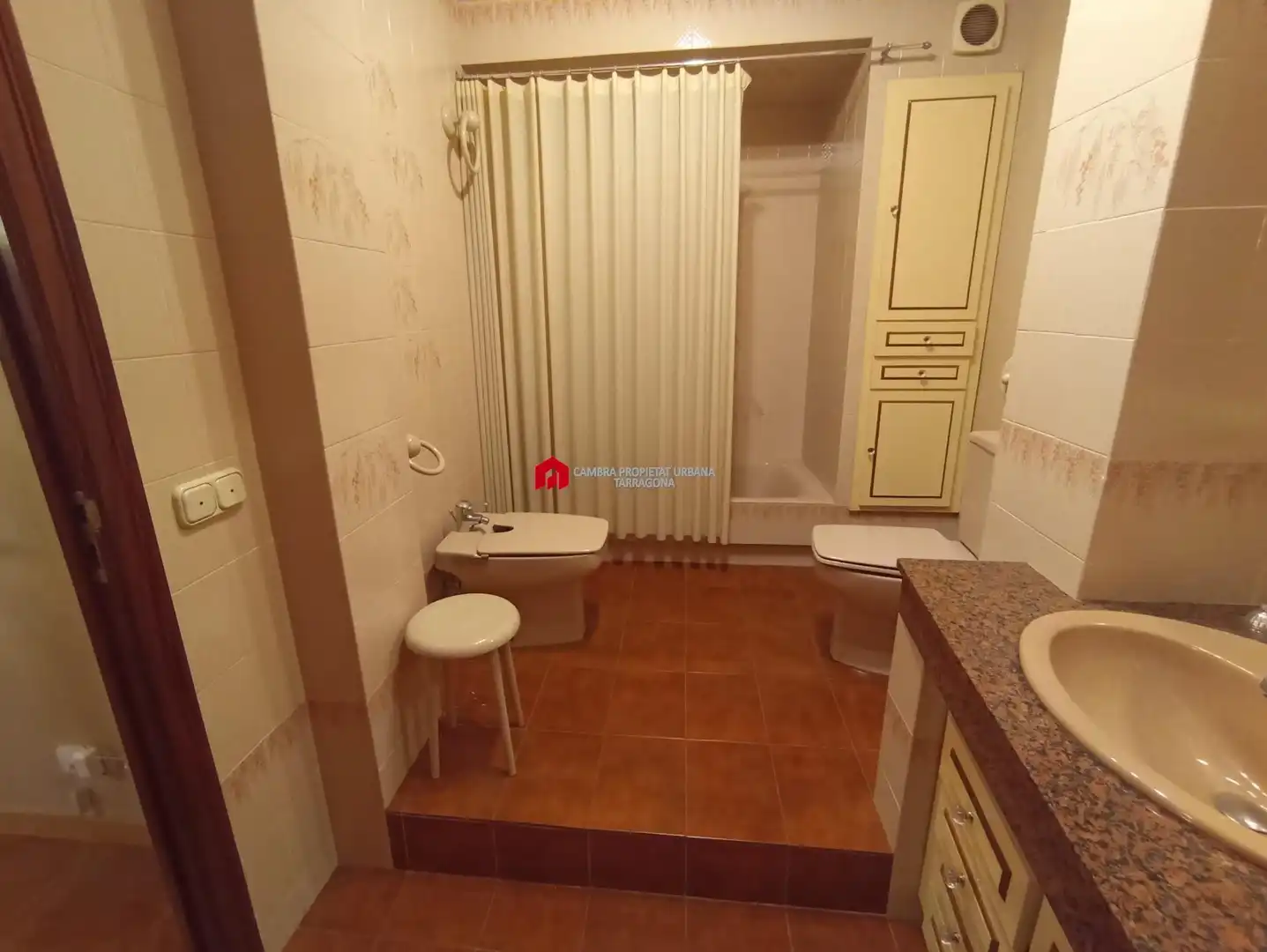 Bathroom of Houses for sale in Tortosa  with Air Conditioner, Heating and Terrace