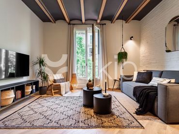Apartment with lift to rent in Carrer de la Diputació